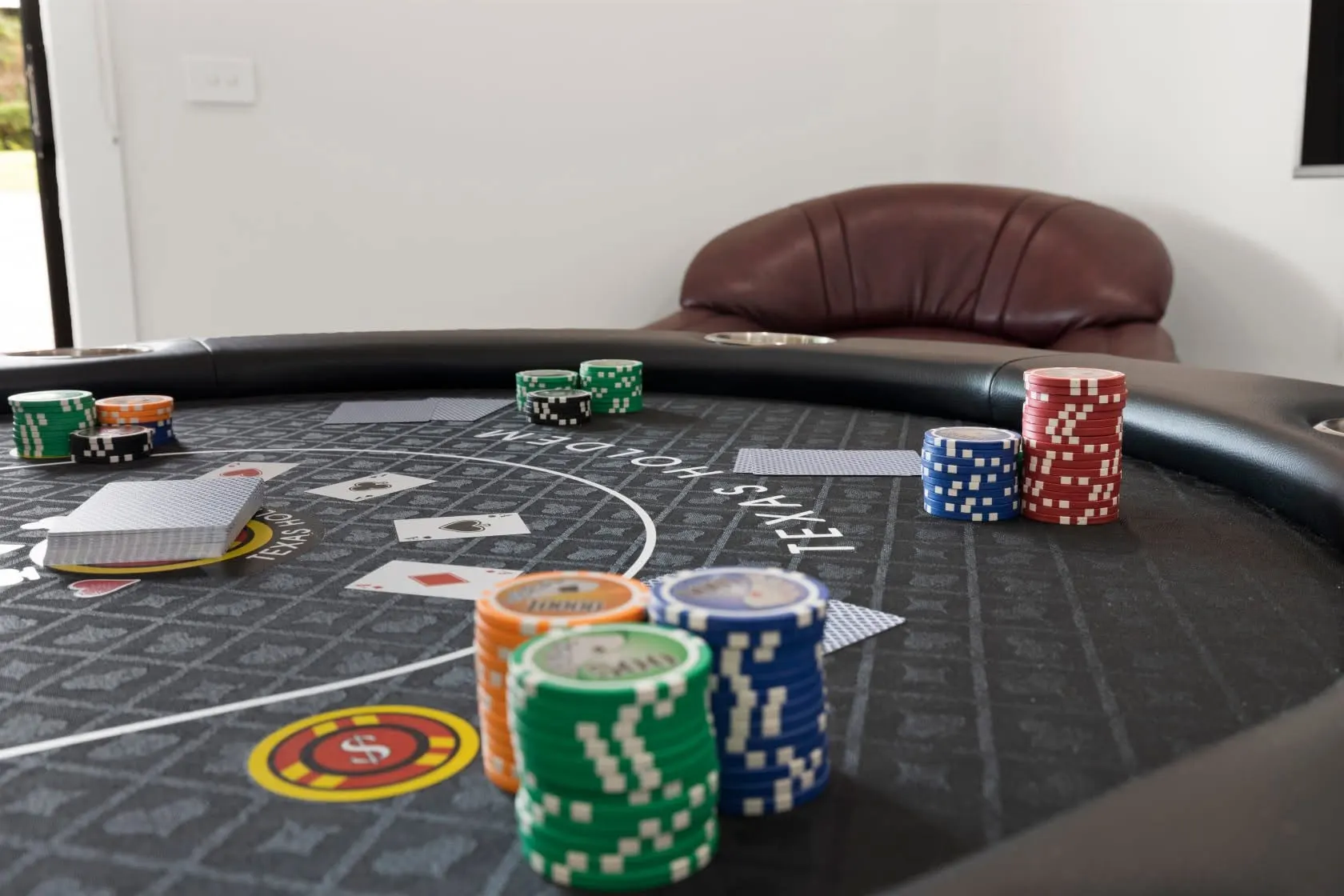 Games room with pool table